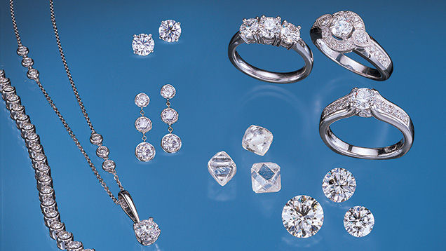 A wide range of jewelry pieces with the round brilliant diamond cut A wide range of jewelry pieces with the round brilliant diamond cut
