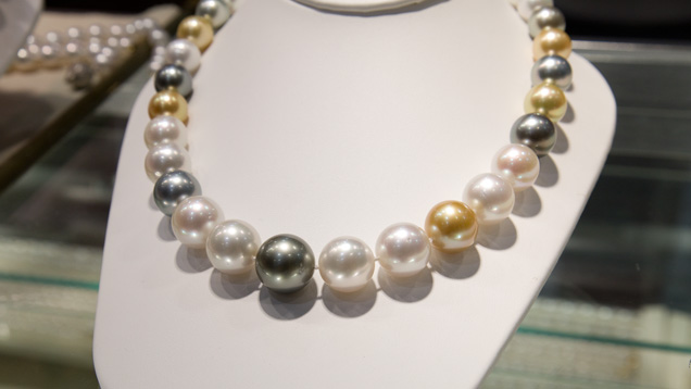 What are Cultured Pearls? Difference Between Cultured & Natural Pearls