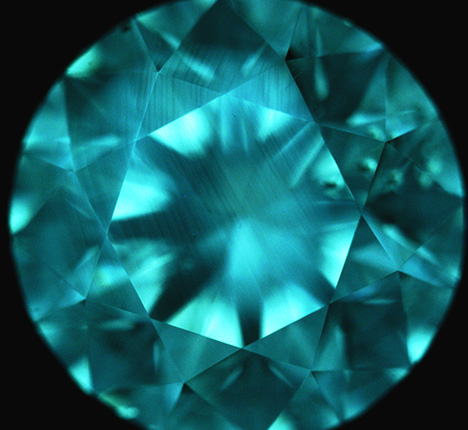DiamondView image of CVD synthetic diamond