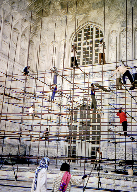 Cleaning of the Taj Mahal in 2002