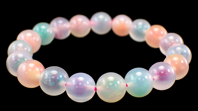 String of “candy agate” beads submitted to TULAB.