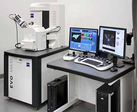 Figure 13. The Zeiss EVO 10 scanning electron microscope used today at GIA in New York. The instrument is capable of magnification up to 100,000×. Photo by Jian Xin (Jae) Liao.